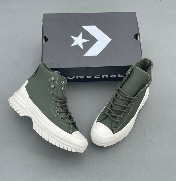 Converse Chuck Taylor High Tops