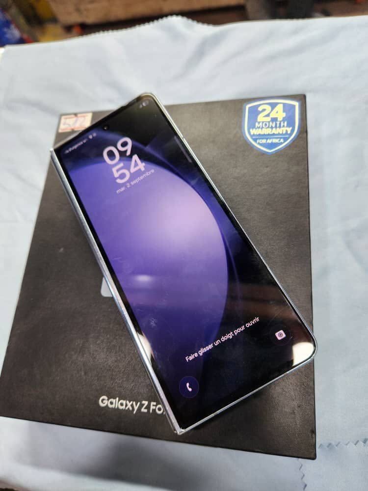 Galaxy Z fold 5 512 giga et 12