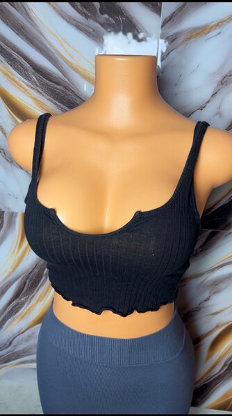 Top court côtelé noir
