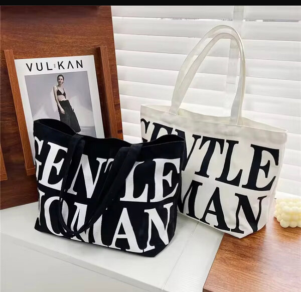 sac Gentle woman