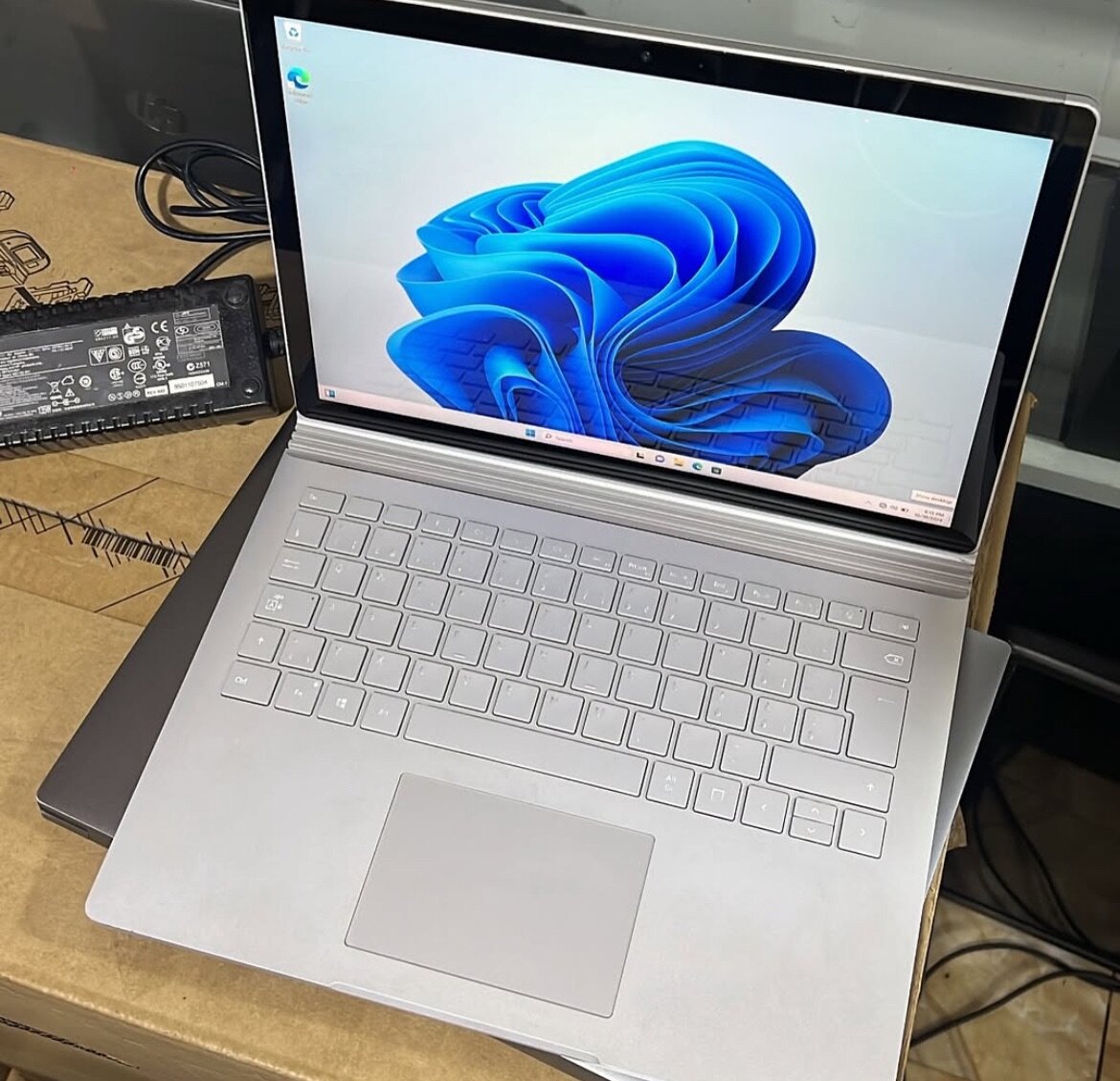 Microsoft surface book 2