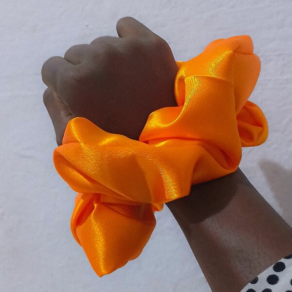 Chouchou satin orange vif (L)