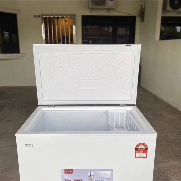 TCL REFRIGERATOR