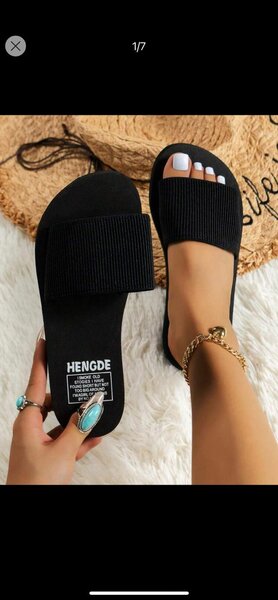 Sandales noires élégantes femme