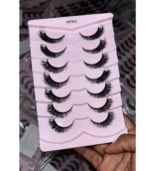 Faux cils volumineux glamour