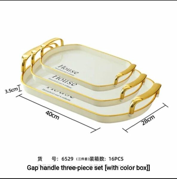 Plateaux dorés élégants Maison