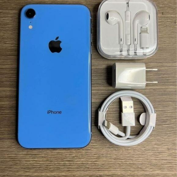 iPhone XR bleu + accessoires