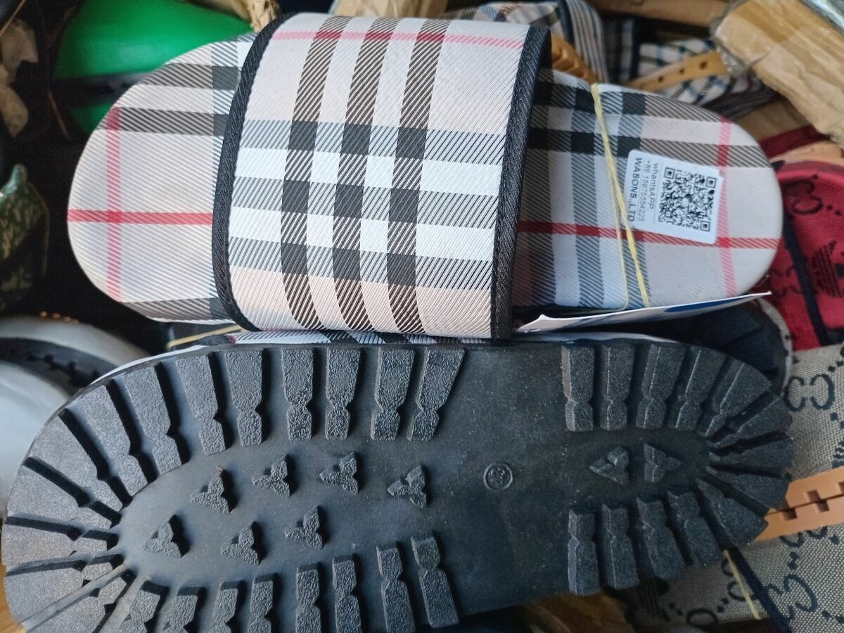 Fashionable luxury men slide comforter