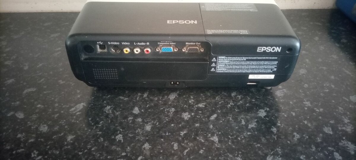 Epson EMP-S52 Projector