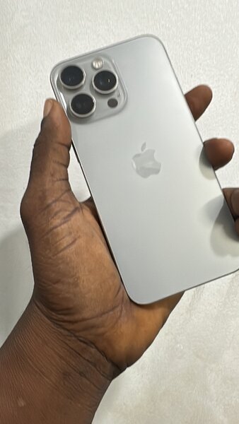 iPhone 15 pro max 256 giga