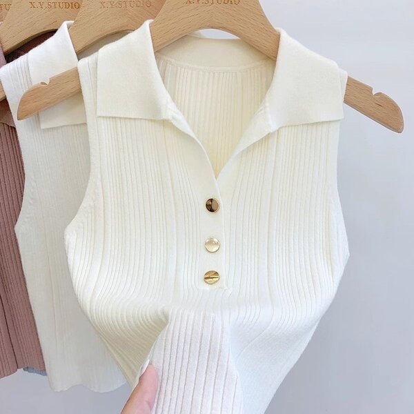 Топ на пуговицах без рукавов