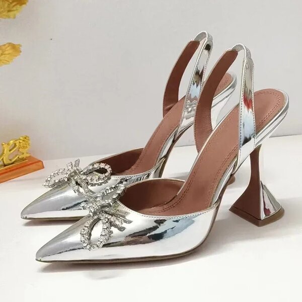 Patent sling-back heel