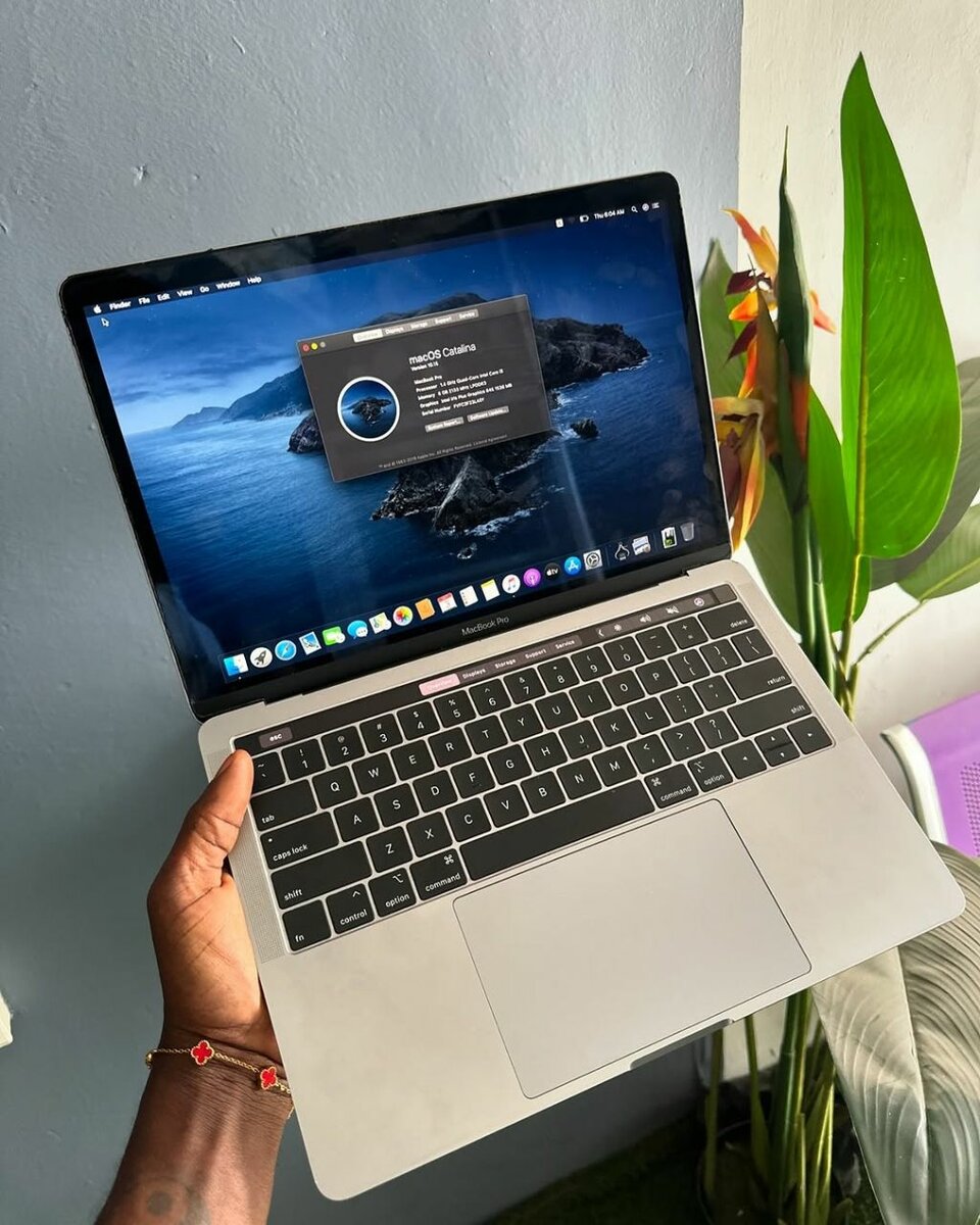 Mac Book Pro 19 Intel Core i5 -128GB