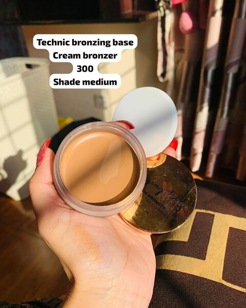 Technic bronzing base 
