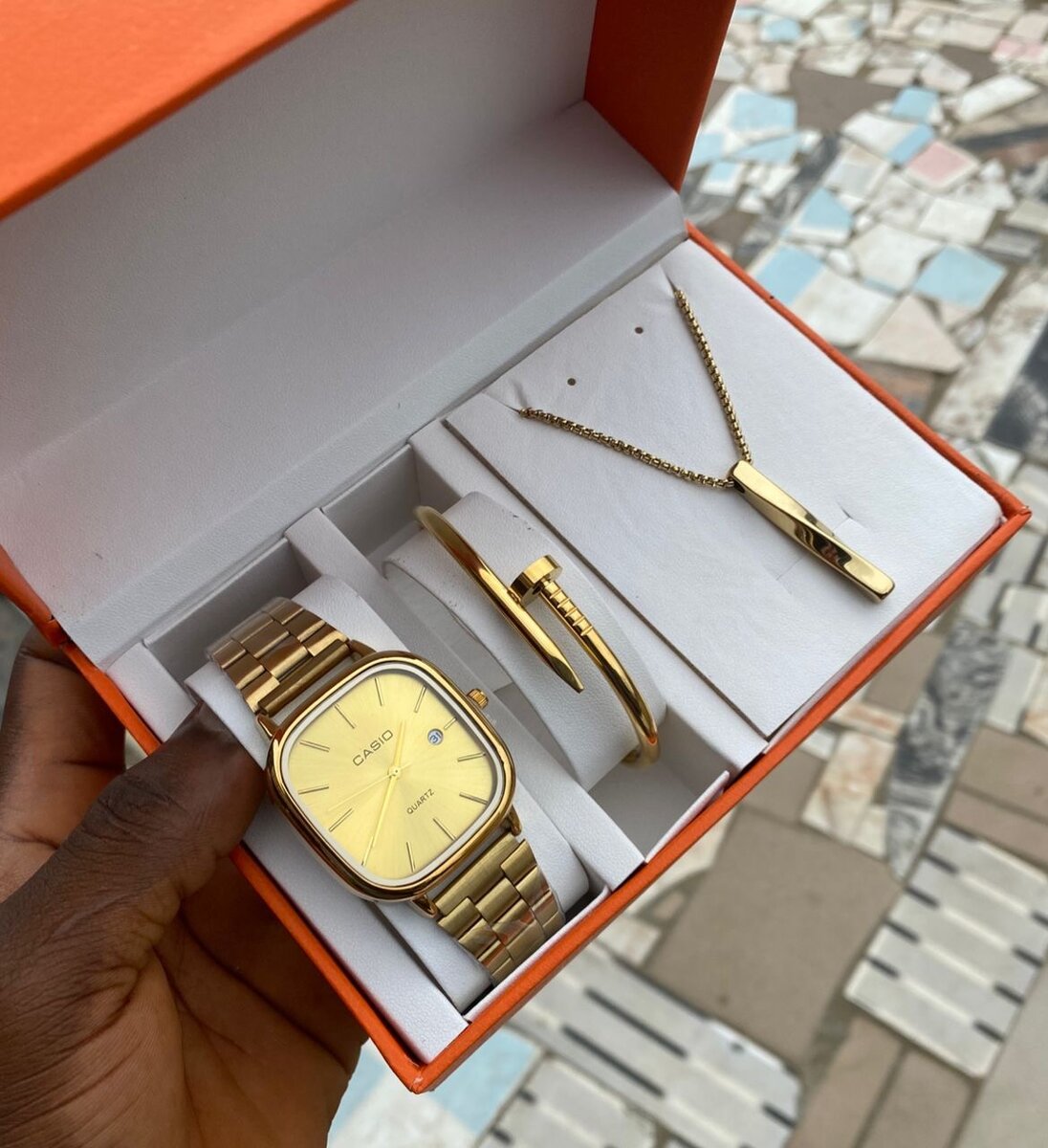 Ensemble Montres et Bijoux