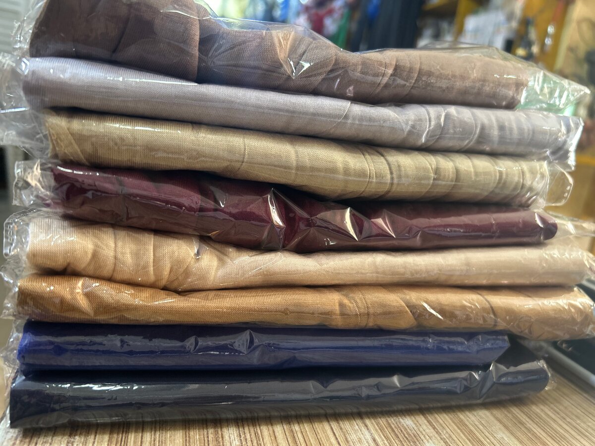 Écharpes en tissu coloré