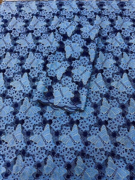 Tissu dentelle brodé floral