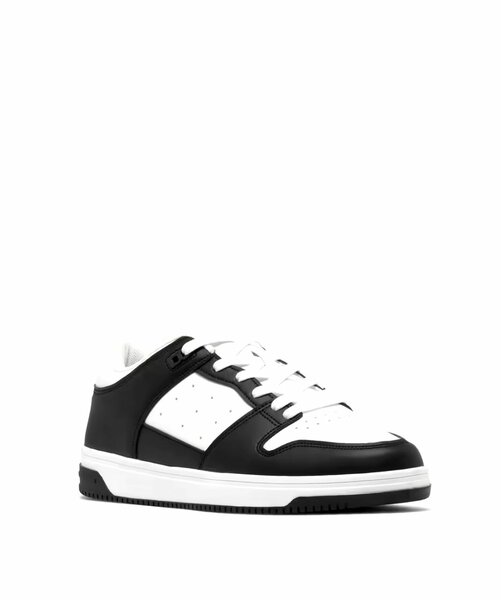 Baskets noires et blanches unisexes