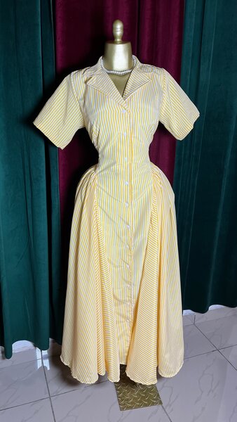 Robe rayée jaune