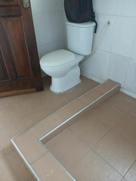 CHAMBER AND HALL SELF CONTAINED