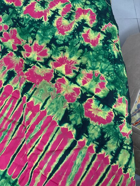 Drap multicolore en coton tie-dye