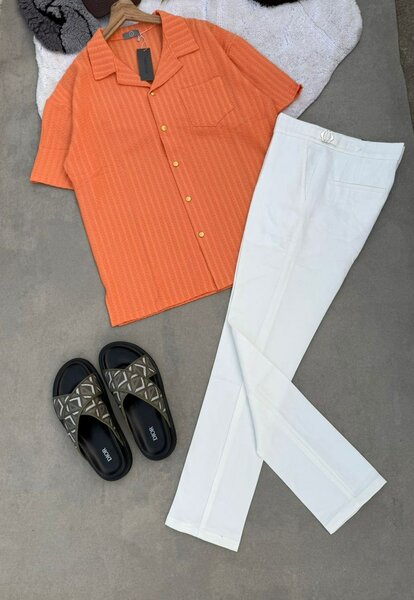 Ensemble Chemise Orange et Pantalon Blanc
