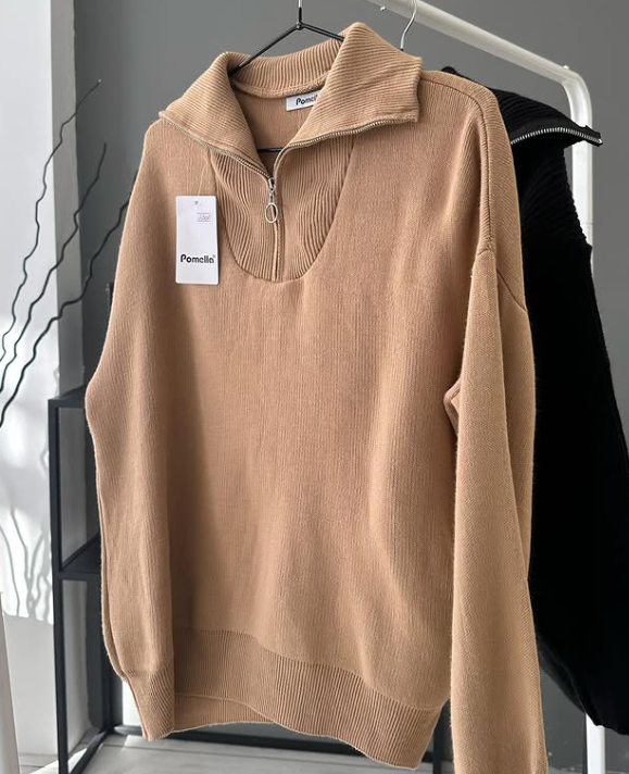 Бежевая кофта