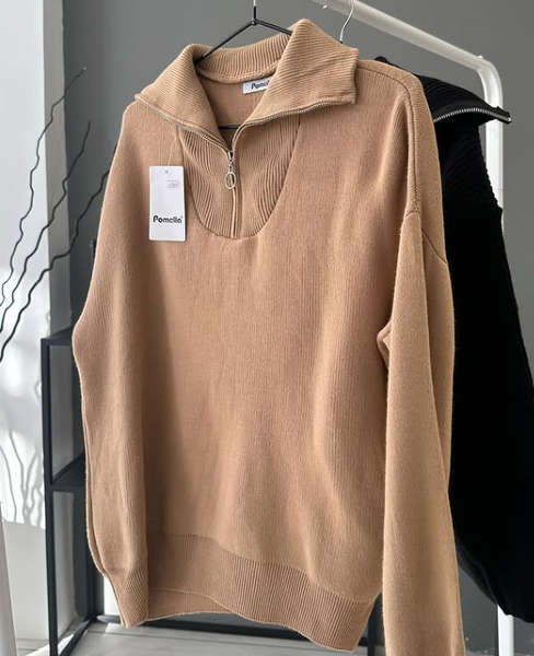 Бежевая кофта