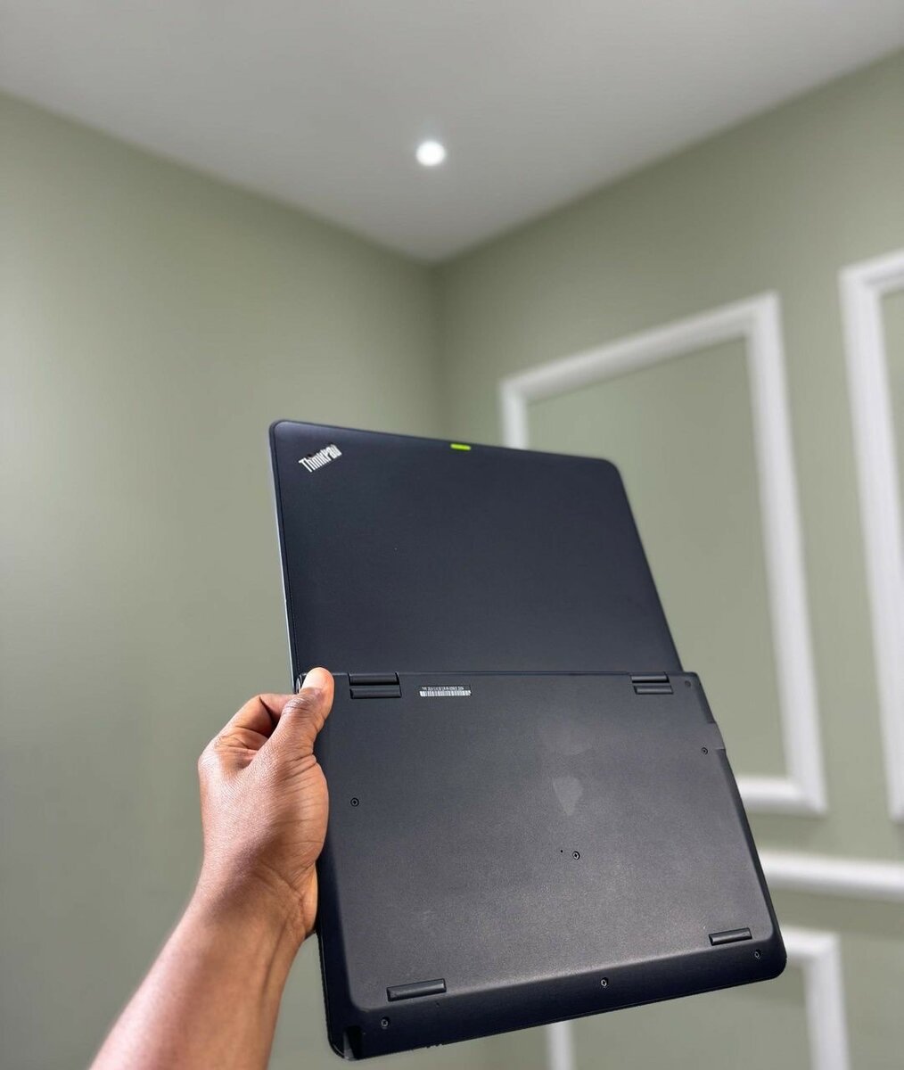 *LENOVO THINKPAD YOGA 11e*