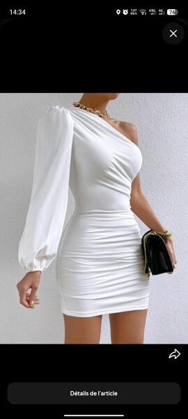 Robe élégante asymétrique blanche