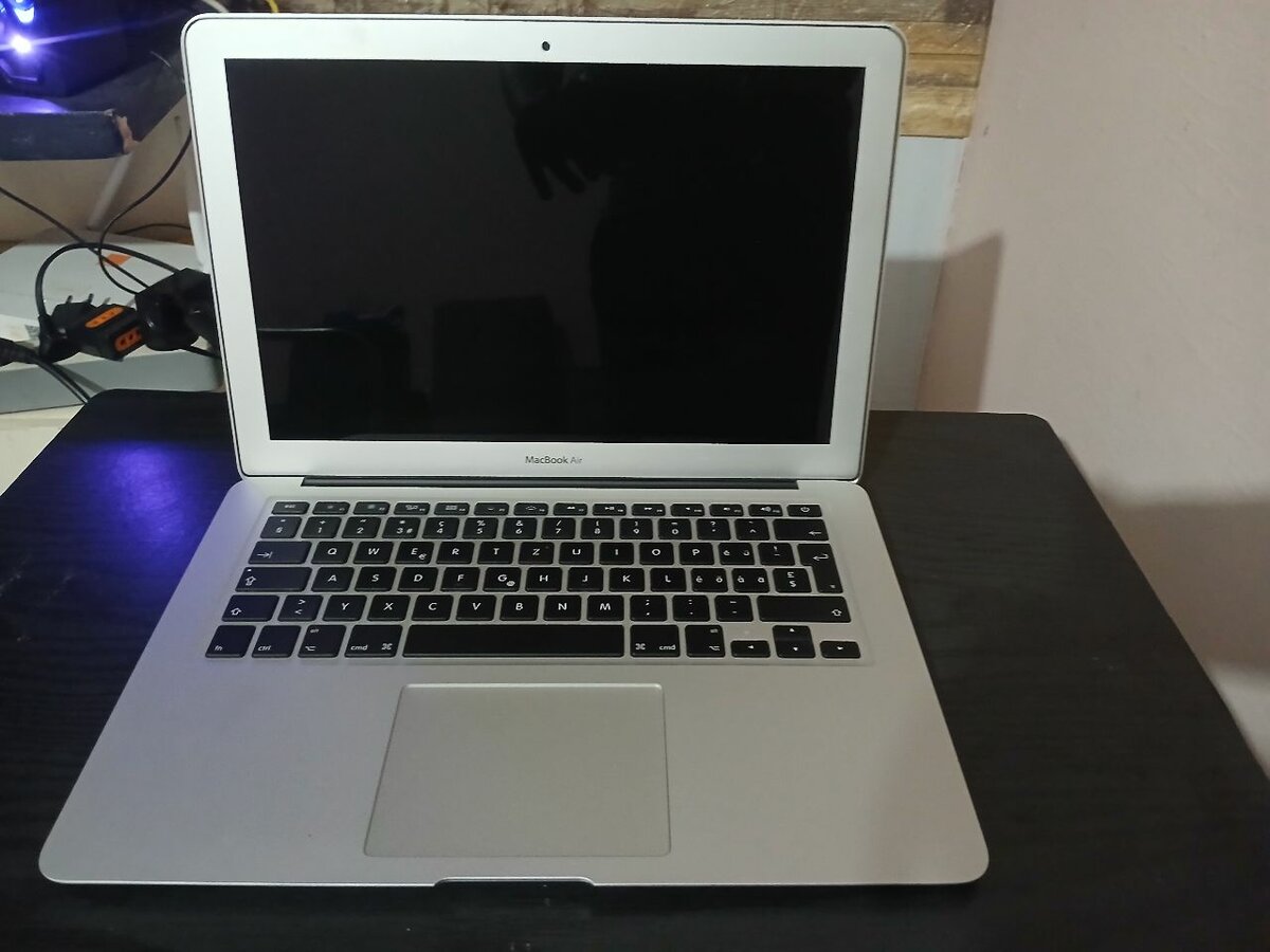 MACBOOK AIR CORE I5