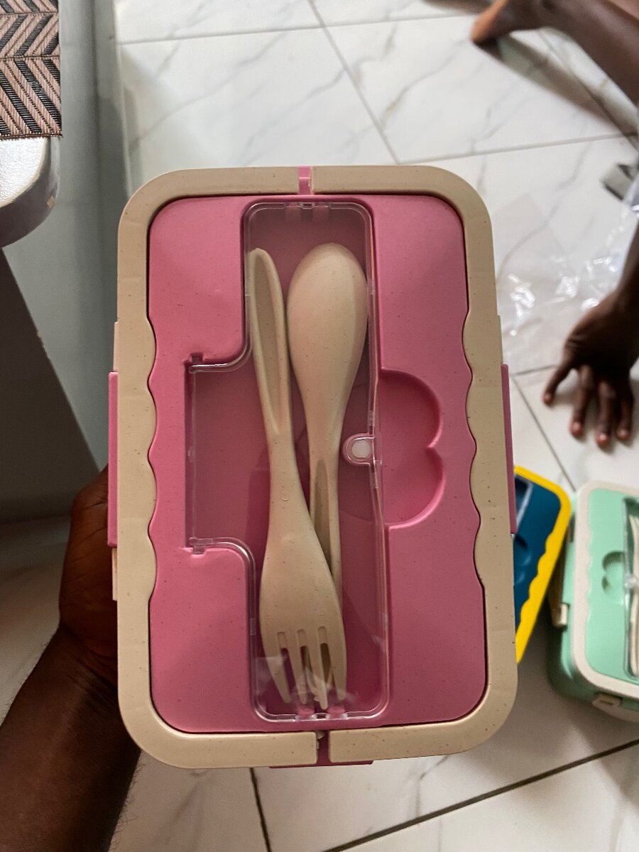 Boîte à lunch avec couvertu