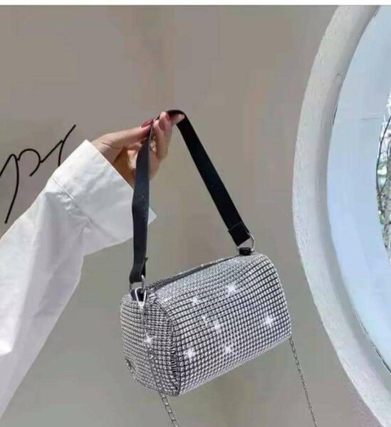 Sac à main strass élégant