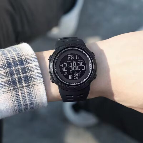 Montre numérique sportive étanche