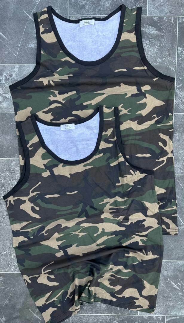 Débardeurs camouflage et rayés