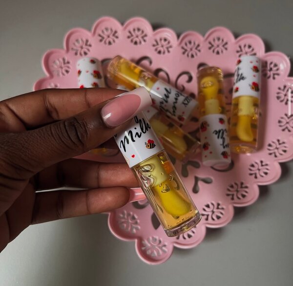 Huile à lèvres nourrissante