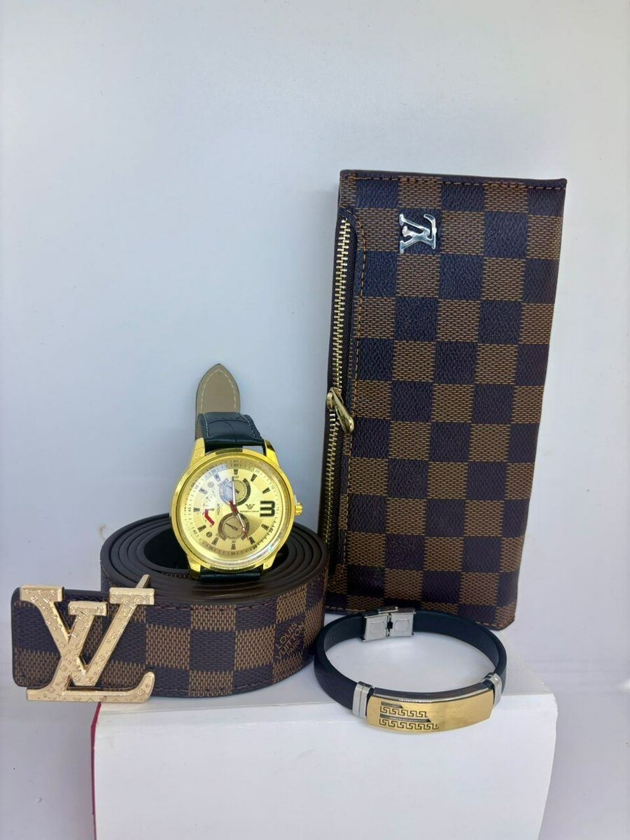 Complet montre+ ceinture+bracelet+portemonnaie