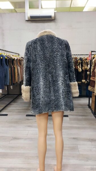 Шуба каракуль