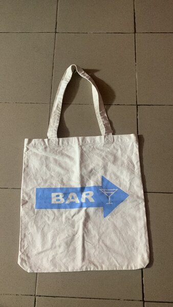 Tote bag