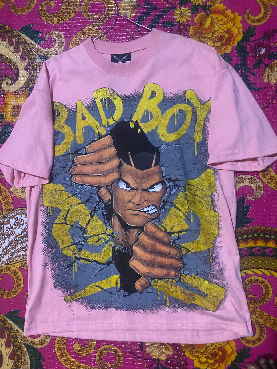 T-shirt rose graphique