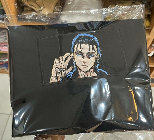 T-shirt brodé animé