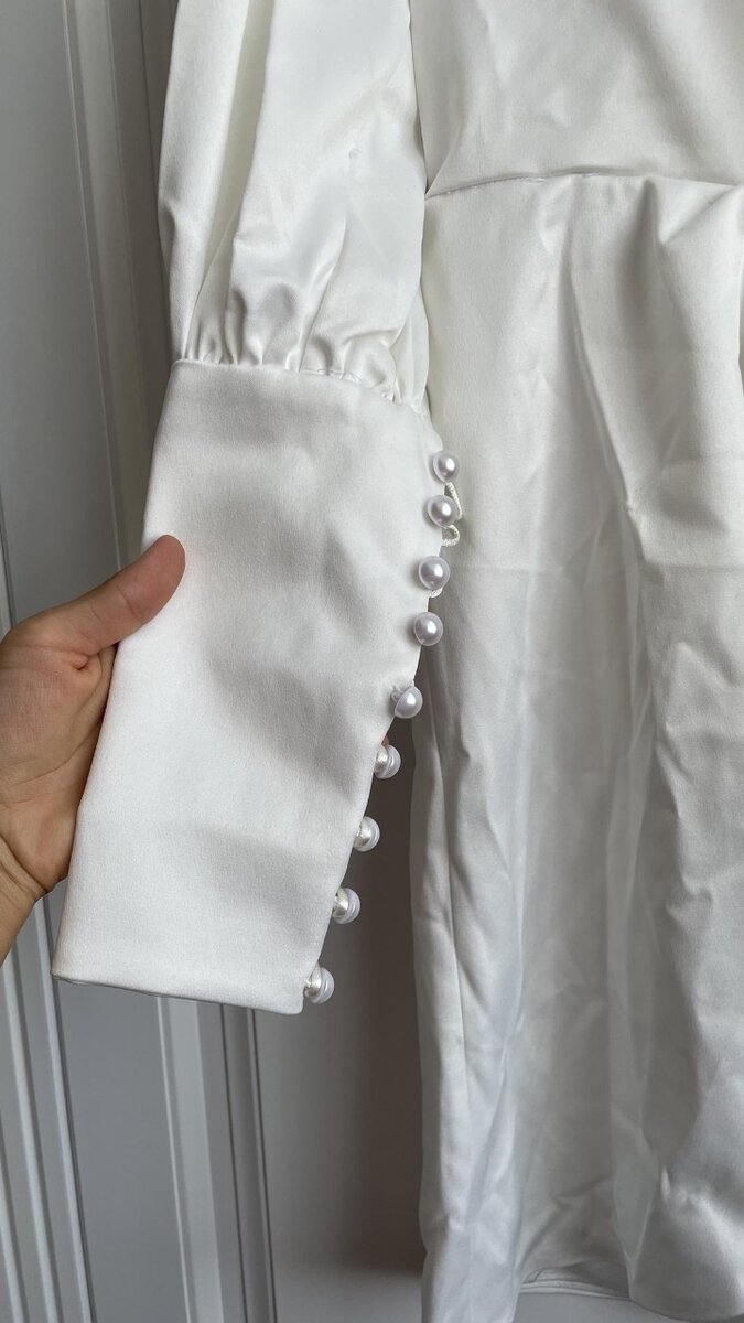 Белая платья сшито на заказ