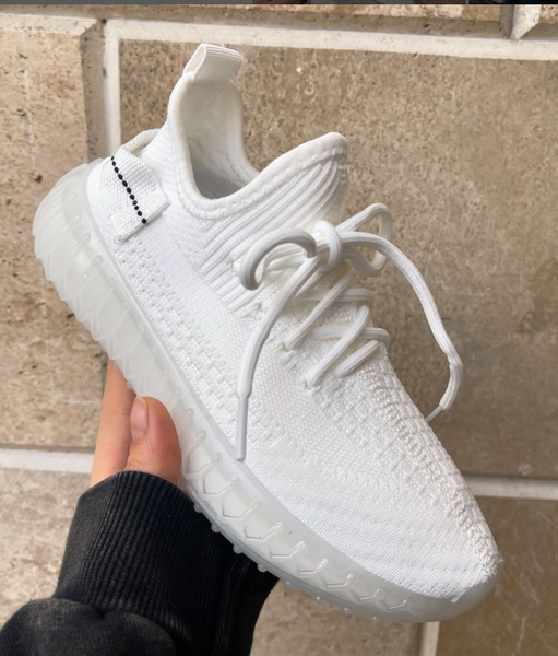 кроссовки белые