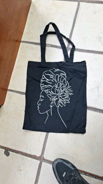 Tote bag
