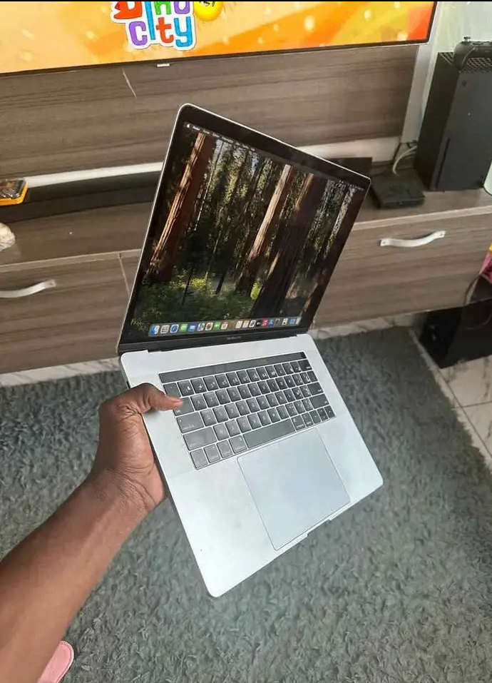 MacBook Pro 13" Retina Display