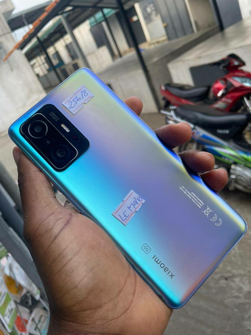 XIAOMI MI 11T 5G 256/8+3Go QUASI NEUF IMPORTÉ