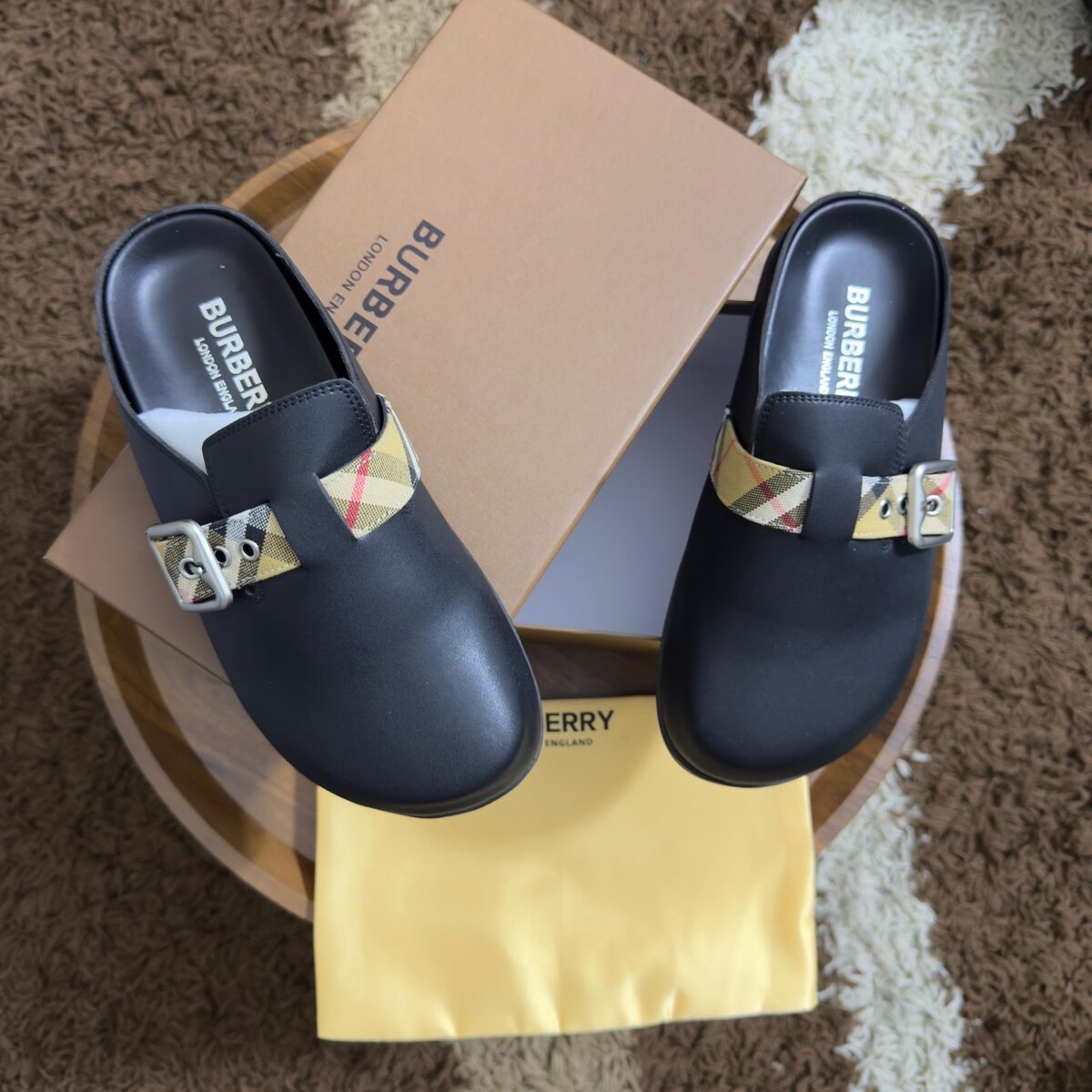 Sabots élégants en cuir homme