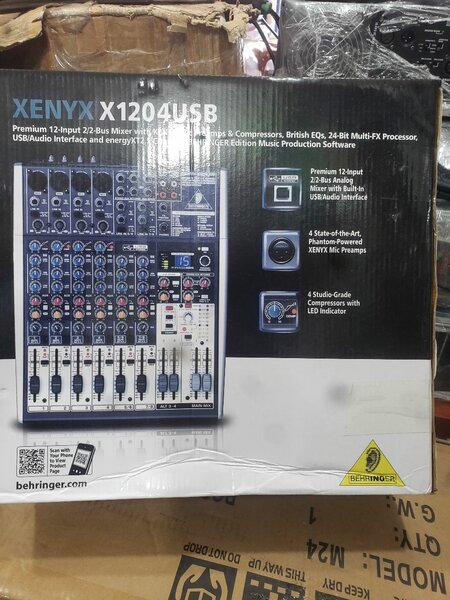 Behringer XENYX X1204USB Mixer