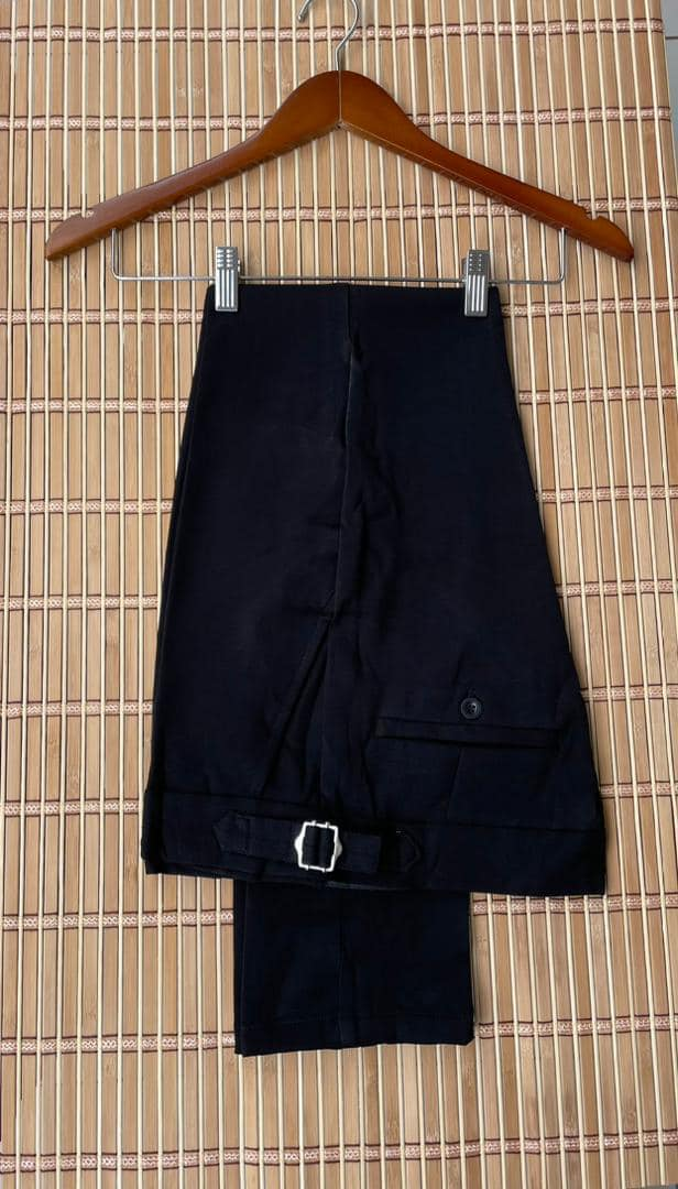 pantalon serré noir