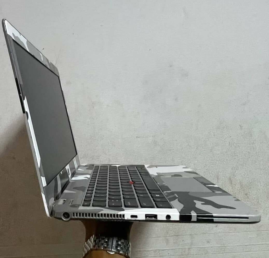 Ordinateur portable camouflage